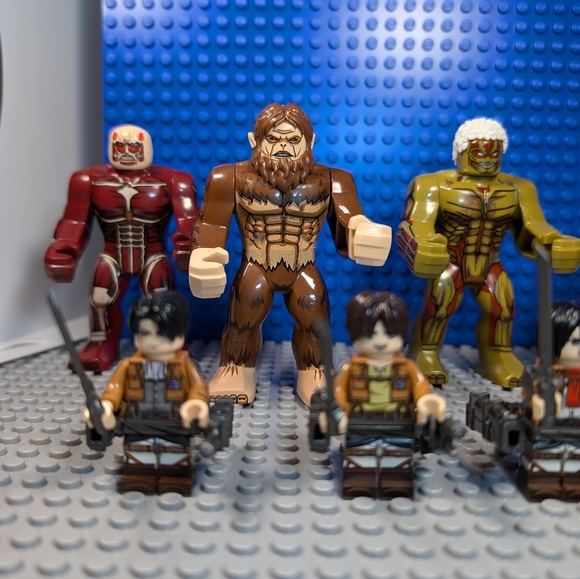 8 Minifigures- Attack on Titan Anime Building Block Toy Action Figure Big Fig - Picture 4 of 14
